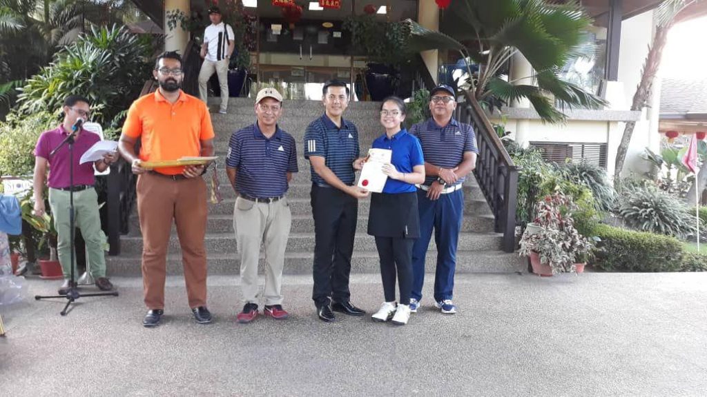 Rachel Kenny Wong Jiayi Daripada SJKC Shan Tao – Juara Kejohanan Golf MSS Daerah Kota Kinabalu P12 TKB tahun 2019