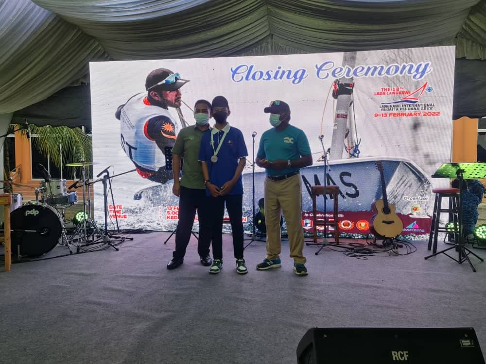 Adik Mohammad SyahierAdham Raiman dari SMK Bandaraya Kota Kinabalu Menang 1st DIV A dan 2nd OVERALL dalam Kejohanan LADA Langkawi InterNational Ragatta 2022